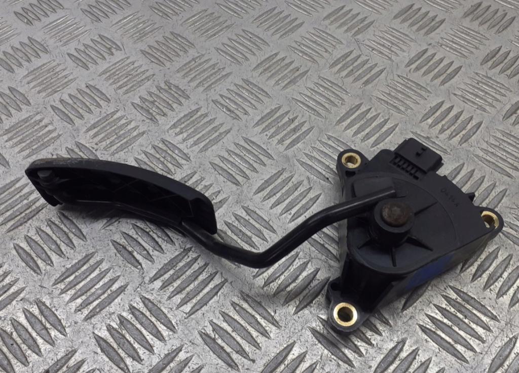 Renault Megane II 2003-2008 hatchback 2.0 16v petrol AT 99 kW 2003  Potenciometer plynového pedálu 8200153270