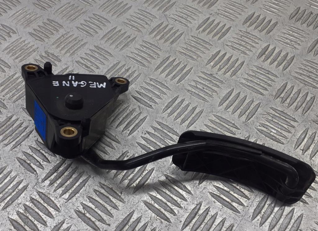 Renault Megane II 2003-2008 hatchback 2.0 16v petrol AT 99 kW 2003  Potenciometer plynového pedálu 8200153270