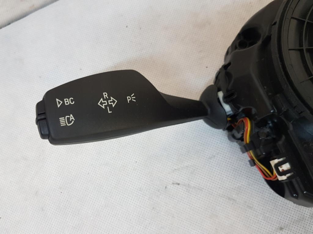 BMW 7 F01 2008-2015 sedan 4.4 XDRIVE V8 petrol AT 300 kW 2010  Prepínacie páčky pod volantom 9220836