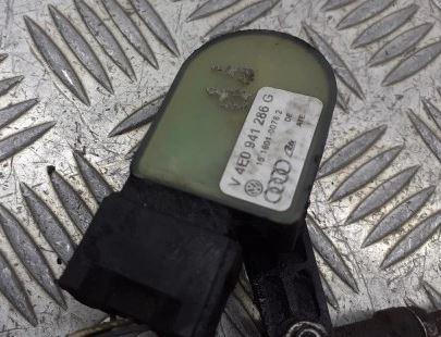 Audi A8 D3 2002-2009 sedan 4.2 V8 petrol AT 246 kW 2006  Snímač nastavenia xenonu pravy predny 4E0941286G