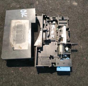 Renault Laguna II 2001-2007 combi 1.9 DCI diesel MT 81 kW 2005  Spínacia skrinka 8200224594
