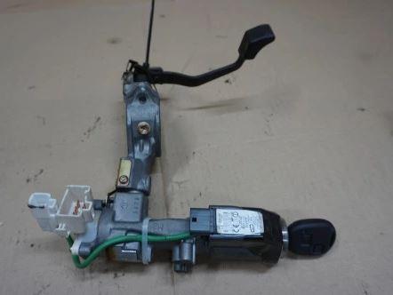 Toyota Land Cruiser J120 2002-2010 suv 3.0 D4D diesel 120 kW 2004  Riadiaca jednotka motora (štartovací komplet) 89661 - 6A060