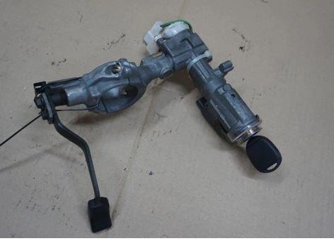 Toyota Land Cruiser J120 2002-2010 suv 3.0 D4D diesel 120 kW 2004  Riadiaca jednotka motora (štartovací komplet) 89661 - 6A060