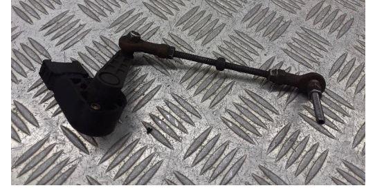 Audi A8 D3 2002-2009 sedan 4.2 V8 petrol AT 246 kW 2006  Snímač nastavenia xenonu pravy predny 4E0941286G