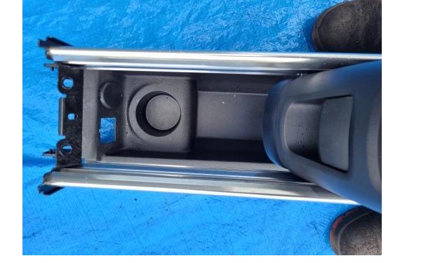 Opel Meriva B 2010-2017 hatchback 1.4 T petrol MT 88 kW 2016  Stredový tunel 13411103
