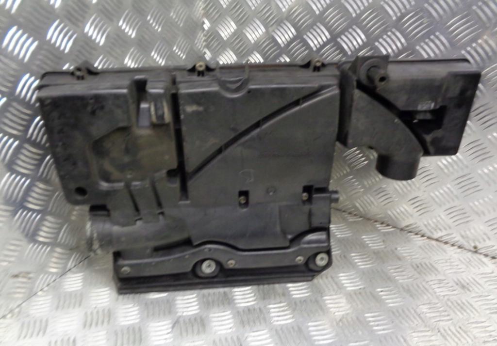Ford Fiesta Mk6 2002-2008 hatchback 1.2 16v petrol MT 55 kW 2005  Obal vzduchového filtra 2S61-9600-CF