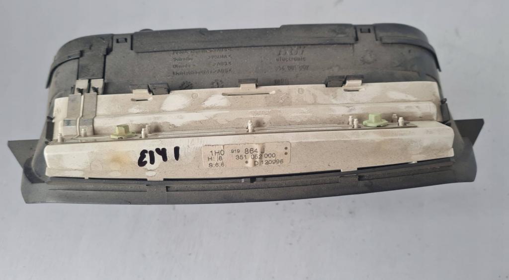 Volkswagen Golf III 1991-1998 hatchback 1.6 petrol MT 55 kW 1997  Prístrojová doska 1H0919864J
