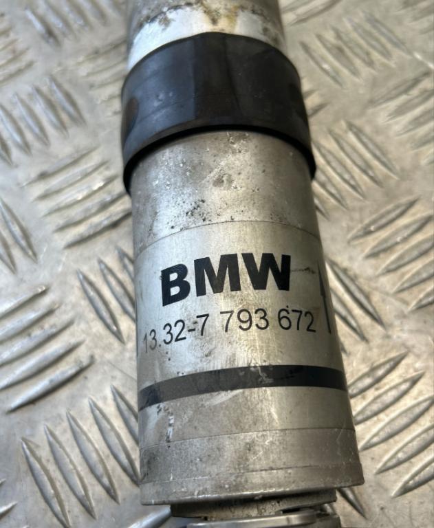 BMW 3 E90 2005-2013 sedan 2.0 diesel MT 120 kW 2006 ohrievač paliva 7802940