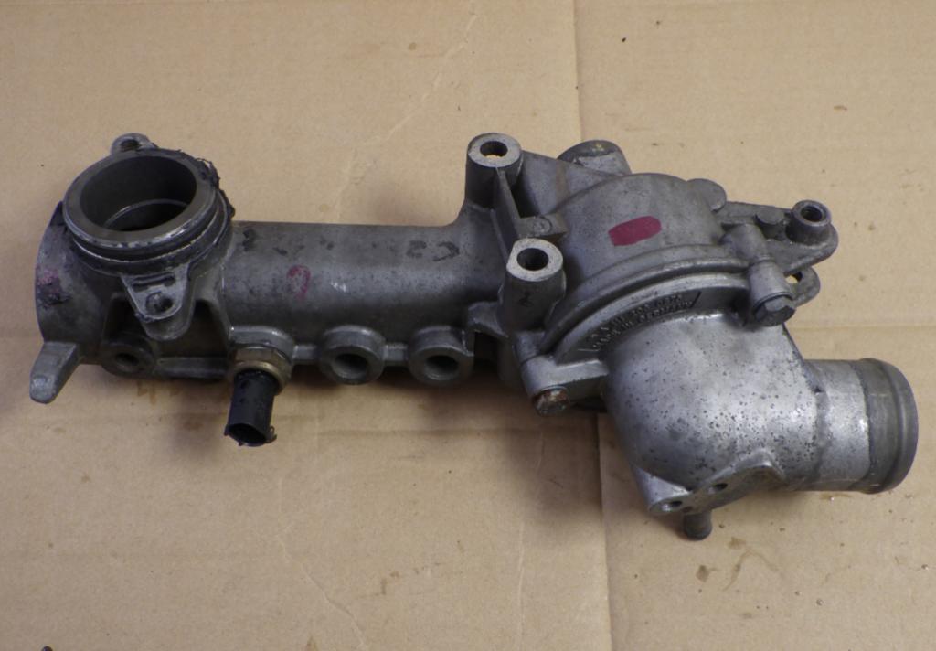 Mercedes CLK I W208 1997-2003 sedan 2.0 petrol MT 100 kW 2000  Obal (príruba) termostatu 1112030473