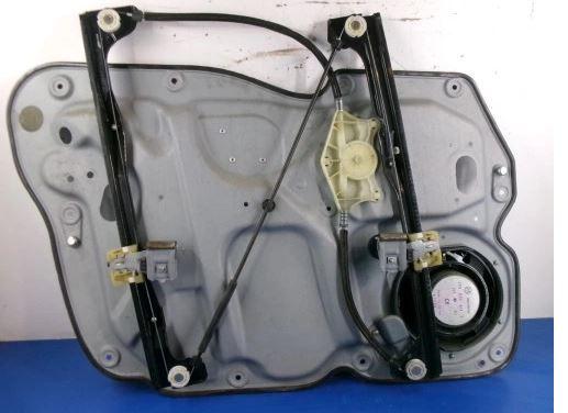 Volkswagen Caddy III 2K 2003-2020 minivan 2.0 TDI diesel 55 kW 2015  Motorček okien predný pravý 1T0837756L