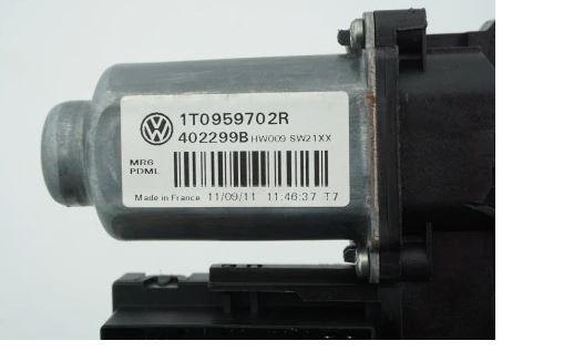 Skoda Octavia II 2004-2013 hatchback 1.4 TSI petrol MT 90 kW 2009  Motorček okien predný pravý 1T0959702R 5K0959792