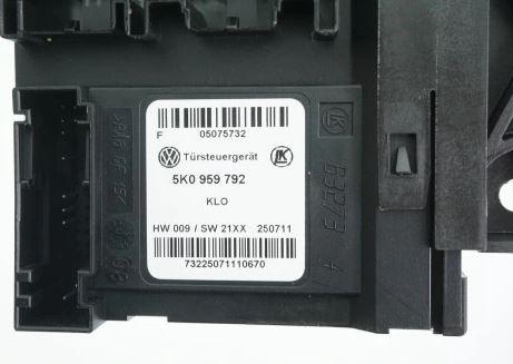 Skoda Octavia II 2004-2013 hatchback 1.4 TSI petrol MT 90 kW 2009  Motorček okien predný pravý 1T0959702R 5K0959792
