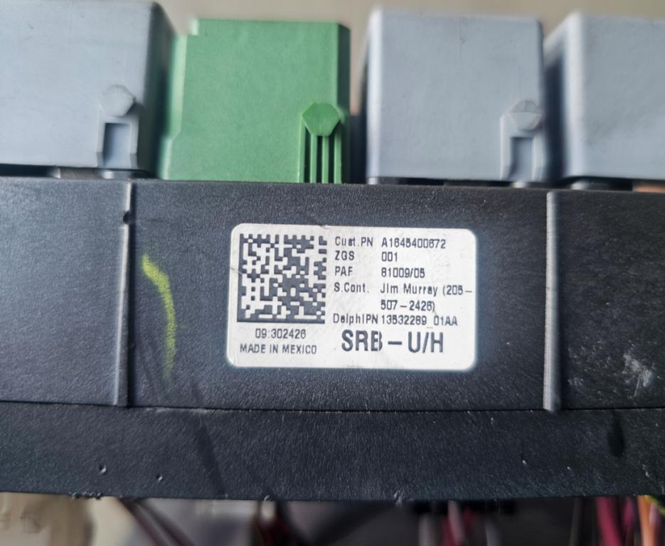 Mercedes W251 W164 X164 Poistková skrinka A1645400672