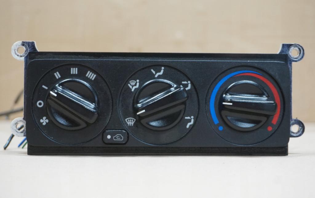 Hyundai Galloper II 1998-2003 hatchback 2.5 TD diesel MT 73 kW 1999  Panel kúrenia/klimatizácie