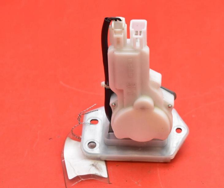 Suzuki SX4 I 2006-2014 hatchback 1.6 16v petrol MT 79 kW 2008  Zámok zadnej kapoty