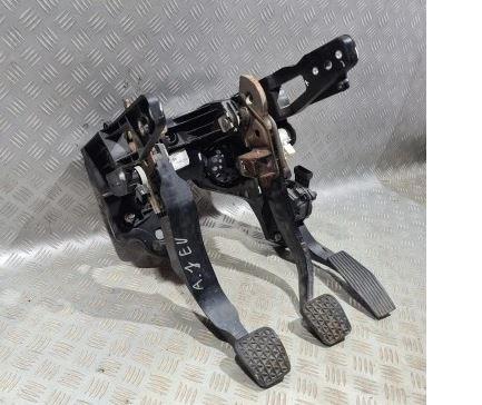 Opel Astra IV 2009-2015 hatchback 1.4 T petrol MT 103 kW 2011  Potenciometer plynového pedálu 13252702
