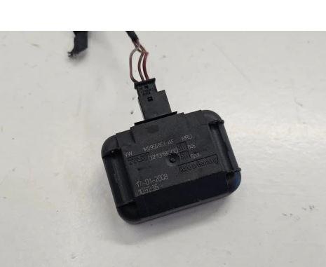 Volkswagen Golf V 2003-2009 hatchback 1.9 TDI diesel MT 77 kW 2005  Snímač dažďa 1K0955559AF