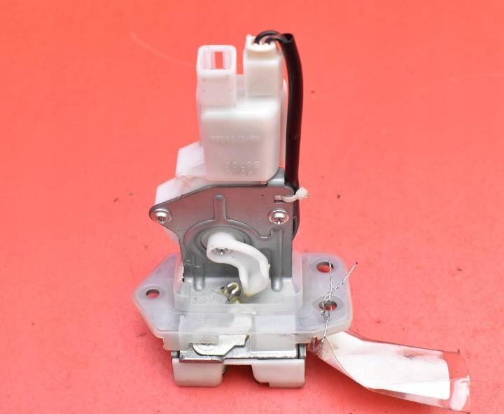 Suzuki SX4 I 2006-2014 hatchback 1.6 16v petrol MT 79 kW 2008  Zámok zadnej kapoty