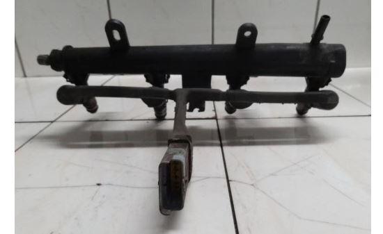 Citroen C2 hatchback 1.1 petrol MT 44 kW 2004  Vstrekovacia lišta 9653708980
