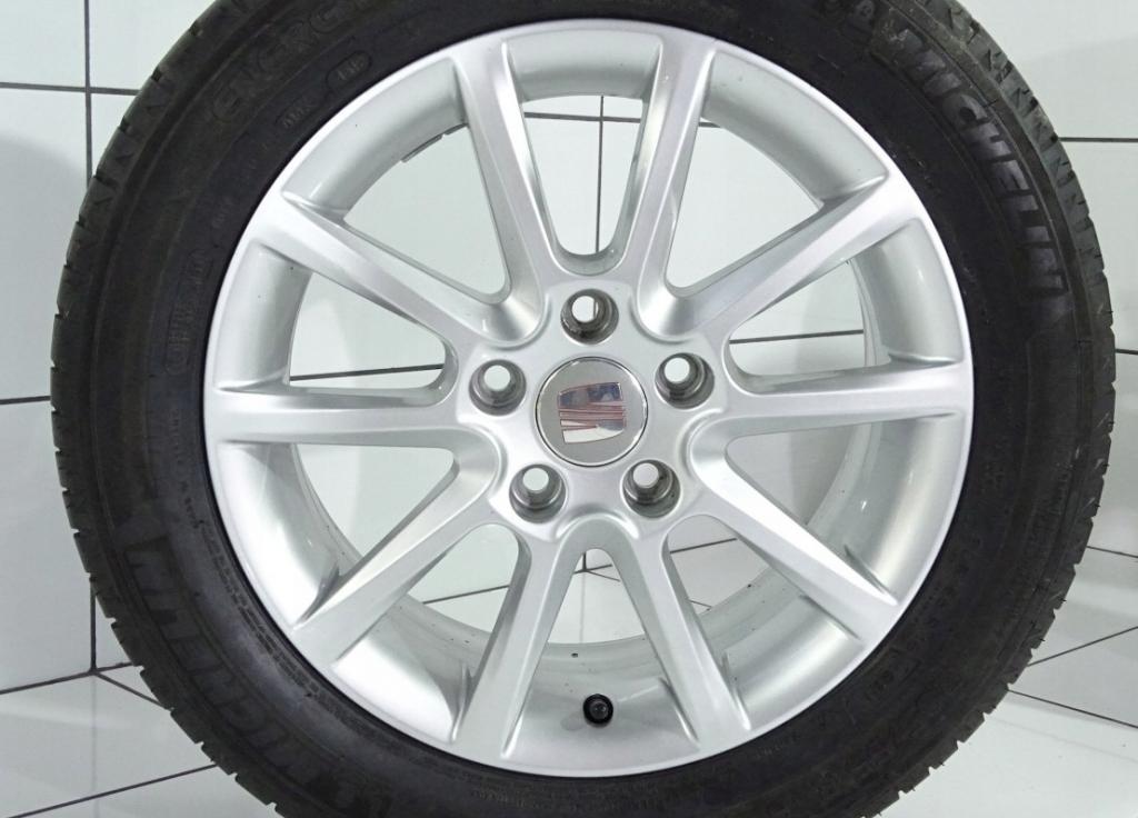 Seat Altea hatchback 1.6 TDI diesel MT 66 kW 2012  Hliníkový disk s pneumatikou 5P0601025J