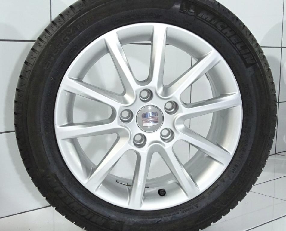 Seat Altea hatchback 1.6 TDI diesel MT 66 kW 2012  Hliníkový disk s pneumatikou 5P0601025J