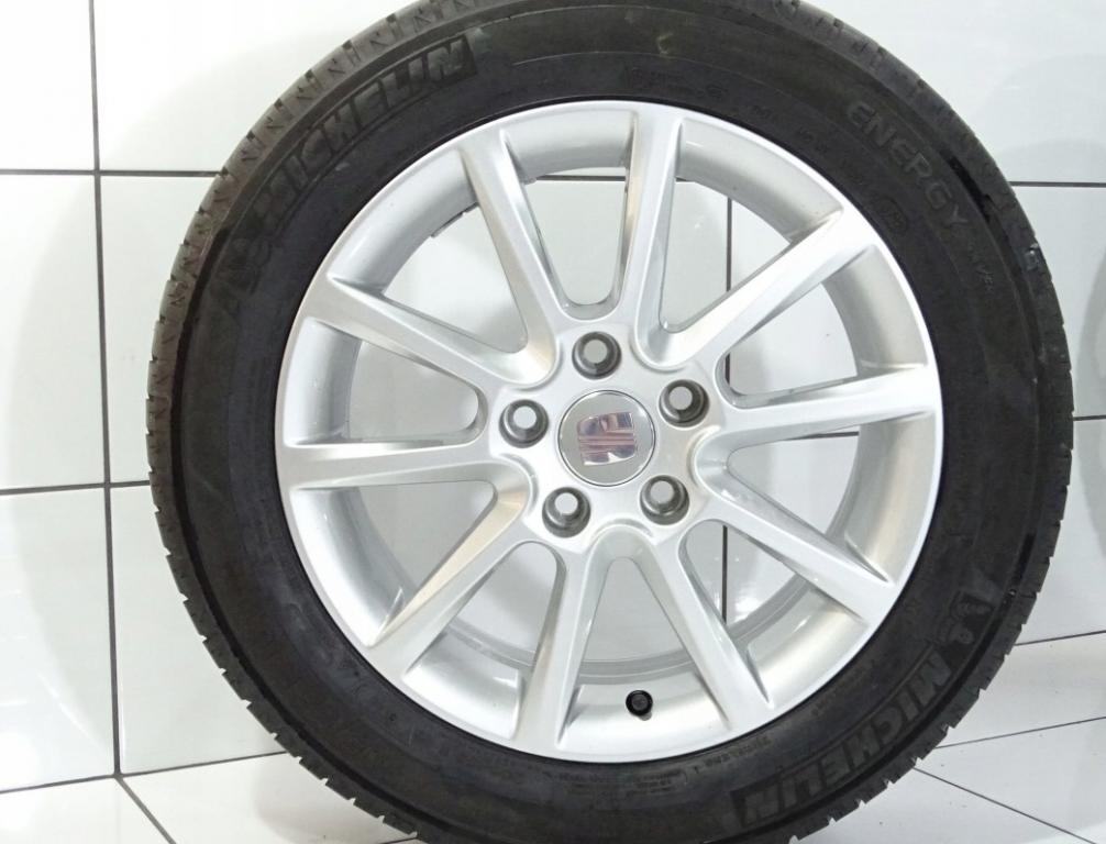 Seat Altea hatchback 1.6 TDI diesel MT 66 kW 2012  Hliníkový disk s pneumatikou 5P0601025J
