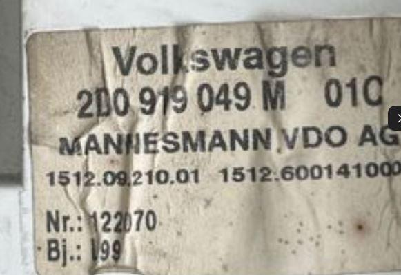 Volkswagen LT II 1996-2006 2.5 TDI diesel MT 75 kW 1999  Prístrojová doska 2D0919049M 15120921001 1512600141000