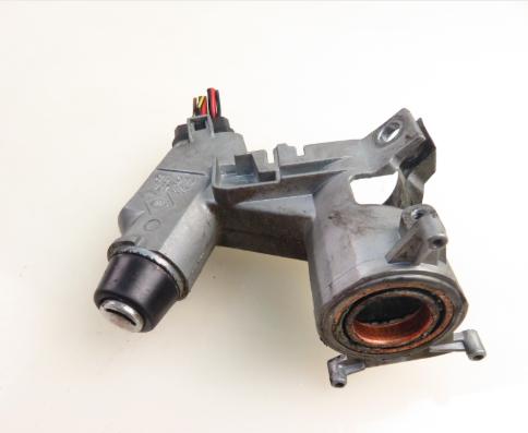 Volkswagen Transporter T4 1990-2003 1.9 TD diesel MT 50 kW 1996 Spínacia skrinka 701905851