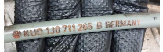 Volkswagen Bora sedan 1.9 TDI diesel MT 66 kW 1998  Rýchlostná páka (kulisa) 1J0711265B