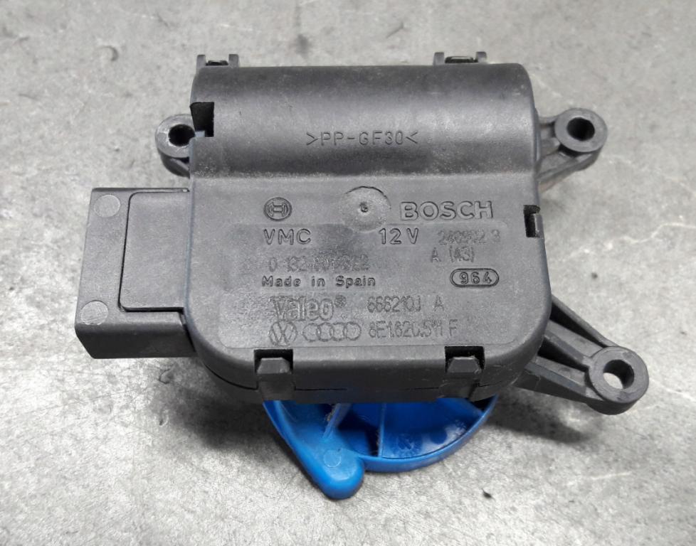 Audi A4 B7 2004-2008 sedan 2.0 petrol MT 96 kW 2006  Motorček kúrenia 0132801322 8E1820511F