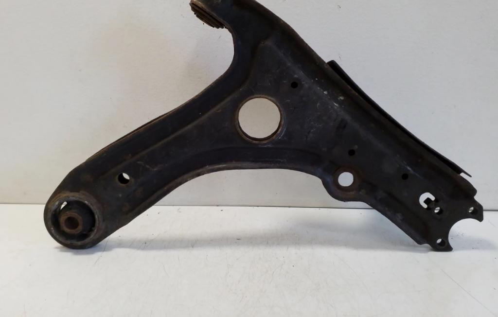 Volkswagen Golf III 1991-1998 hatchback 1.9 TDI diesel MT 66 kW 1994  Rameno stierača predné ľavé 1H0615447