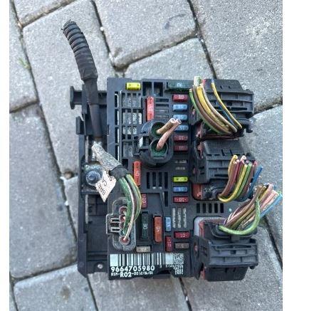 Citroen C5 III combi 1.6 HDI diesel AT 84 kW  Poistková skrinka 9664705980