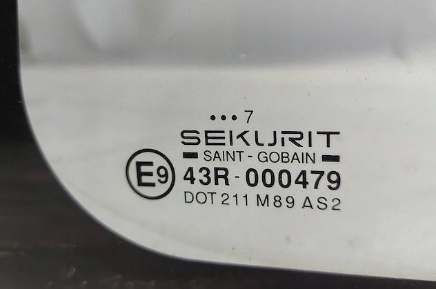 Suzuki Vitara I 1988-1998 hatchback 1.6 petrol MT 60 kW 1990  Sklo karosérie