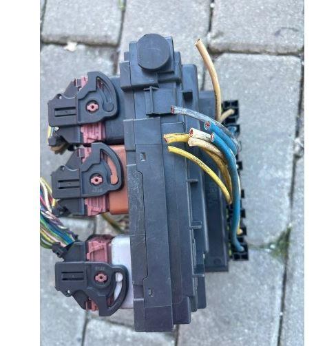 Citroen C5 III combi 1.6 HDI diesel AT 84 kW  Poistková skrinka 9664705980