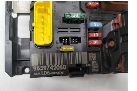Citroen Berlingo I 1996-2008 minivan 1.6 HDI diesel 66 kW 2007  Poistková skrinka 9659742080