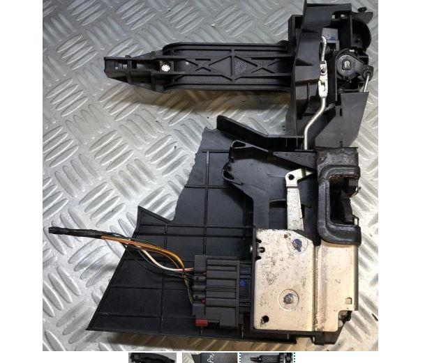 Ford Fiesta Mk6 2002-2008 hatchback 1.4 TDCI diesel MT 50 kW 2008  Zámok dverí predný pravý 2S51B219A64BG