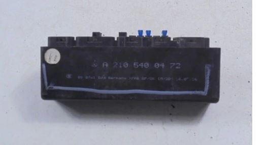 Mercedes E W210 1995-2002 sedan 2.0 petrol MT 100 kW 1996  Modul A2105400472