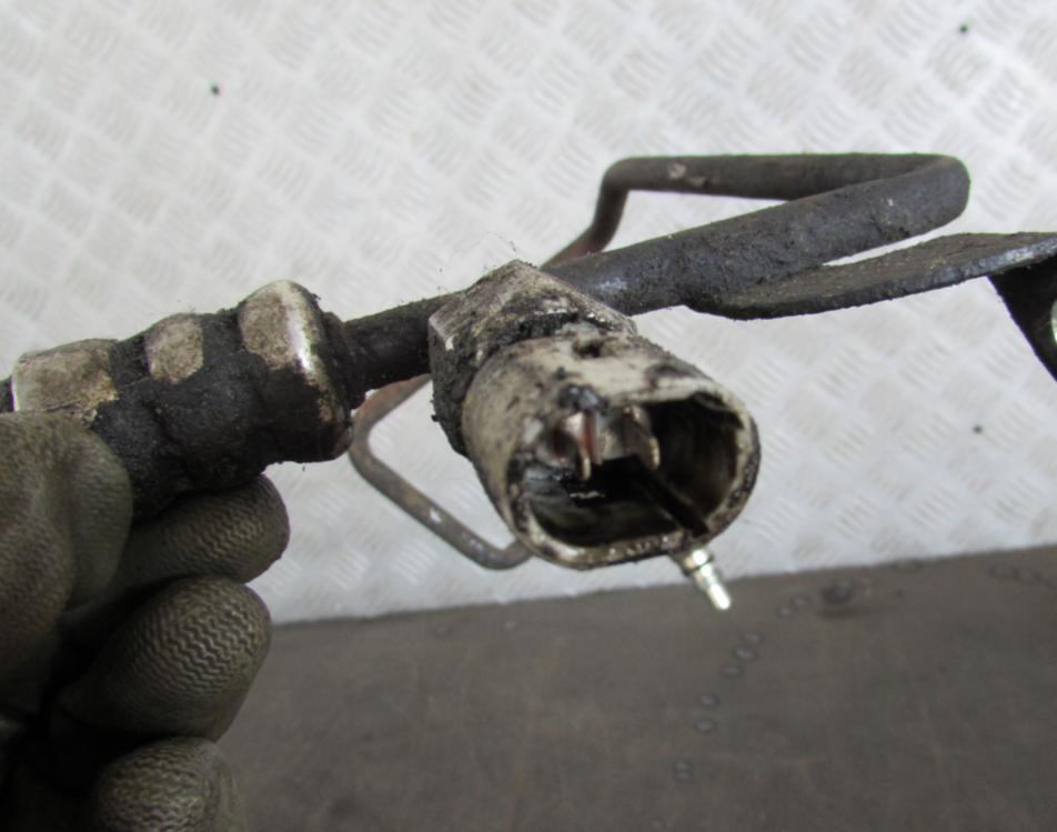 Renault Thalia II 2008-2013 sedan 1.2 16v petrol MT 55 kW 2009  Rúrka servočerpadla