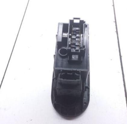 Volkswagen Sharan I 1995-2010 combi 1.9 TDI diesel MT 81 kW 1997  Prepínač svetiel 7M1941531M