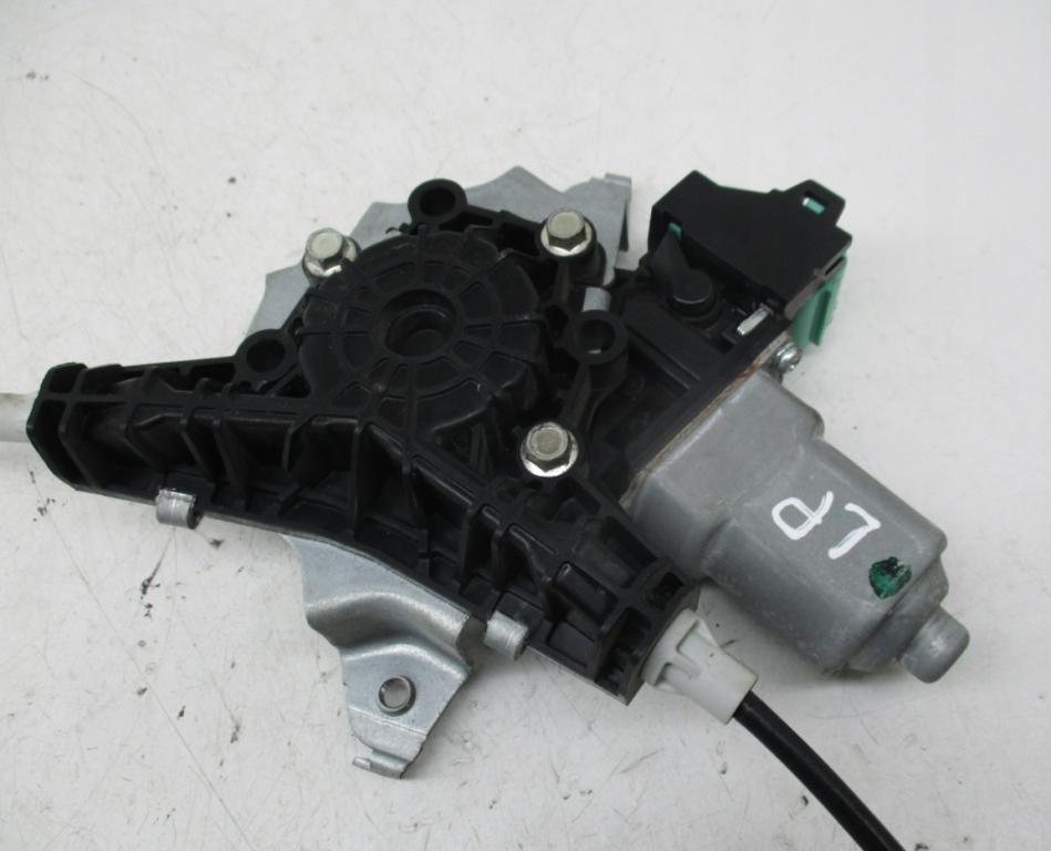 Nissan NV200 2013 66 kW 1.5DCI 09- Mechanizmus sťahovania okna predný ľavý 80731BJ30A