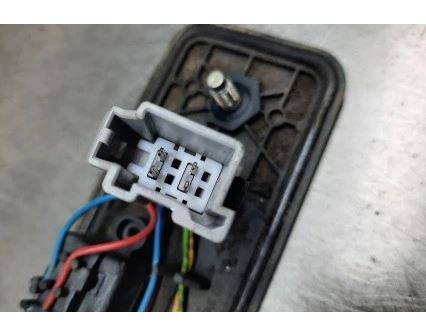 Volvo V70 III 2007-2016 combi 2.0 D diesel MT 100 kW 2008  Kľučka zadnej kapoty vonkajšia 30699743