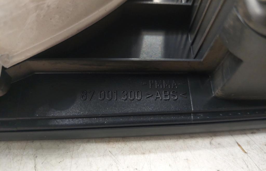 Opel Omega B 1994-2003 sedan 2.0 16v petrol MT 100 kW 1995  Prístrojová doska 90457947 88481650 87001300