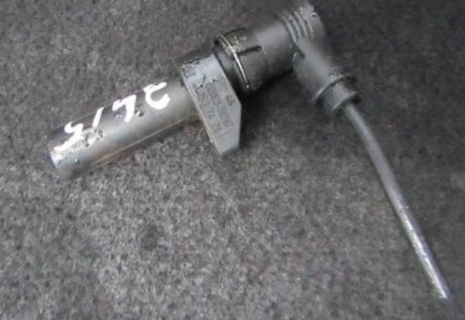 Mercedes C W202 1993-2001 combi 2.2 CDI diesel MT 92 kW 2000  Snímač polohy kľukového hriadeľa 0281002124 A0031537428