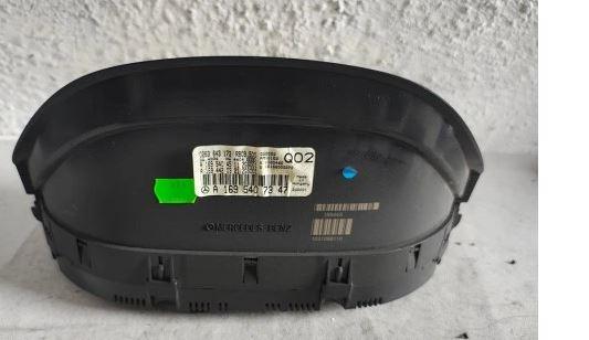 Mercedes B W245 2005-2011 hatchback 1.7 petrol AT 85 kW 2005  Prístrojová doska A1695407347