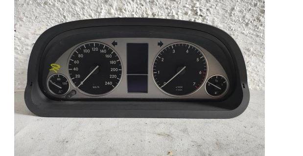 Mercedes B W245 2005-2011 hatchback 1.7 petrol AT 85 kW 2005  Prístrojová doska A1695407347