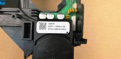 Ford Mondeo Mk4 2007-2014 hatchback 2.0 TDCI diesel 103 kW 2010  Prepínacie páčky pod volantom 6G9T-13335-BE