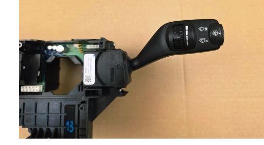 Ford Mondeo Mk4 2007-2014 hatchback 2.0 TDCI diesel 103 kW 2010  Prepínacie páčky pod volantom 6G9T-13335-BE