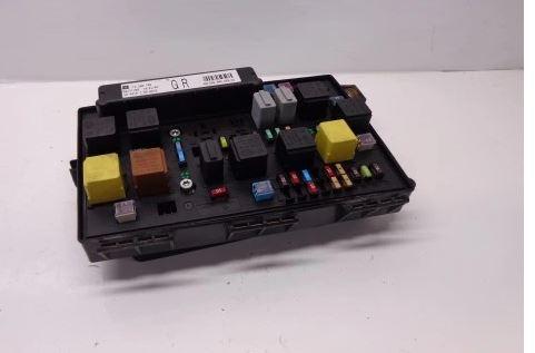 Opel Astra III 2004-2014 sedan 1.3 CDTI diesel MT 66 kW 2010  Poistková skrinka 13206745 GR