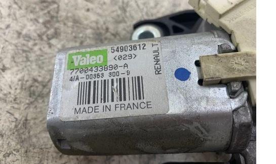 Renault Scenic I 1996-2003 hatchback 1.9 DTI diesel MT 72 kW 2000  Motorček stieračov zadný 7700433890A