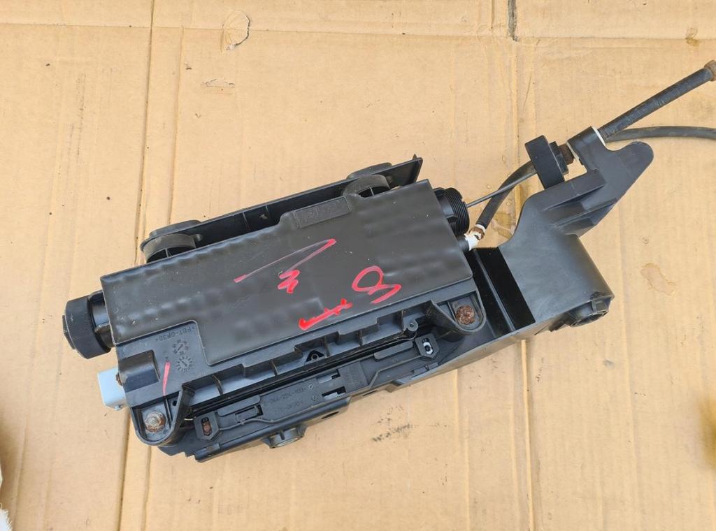 Renault Scenic II 2003-2009 Ručná brzda 8200571485